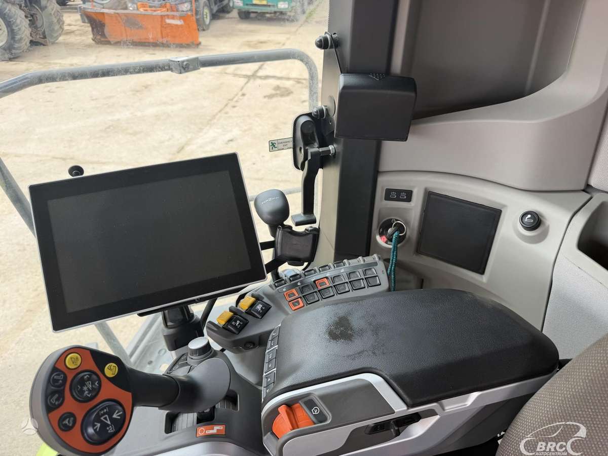 Claas Trion 650, kombainai