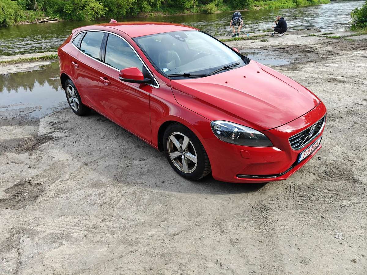 Volvo V40, 2.0 l., hatchback