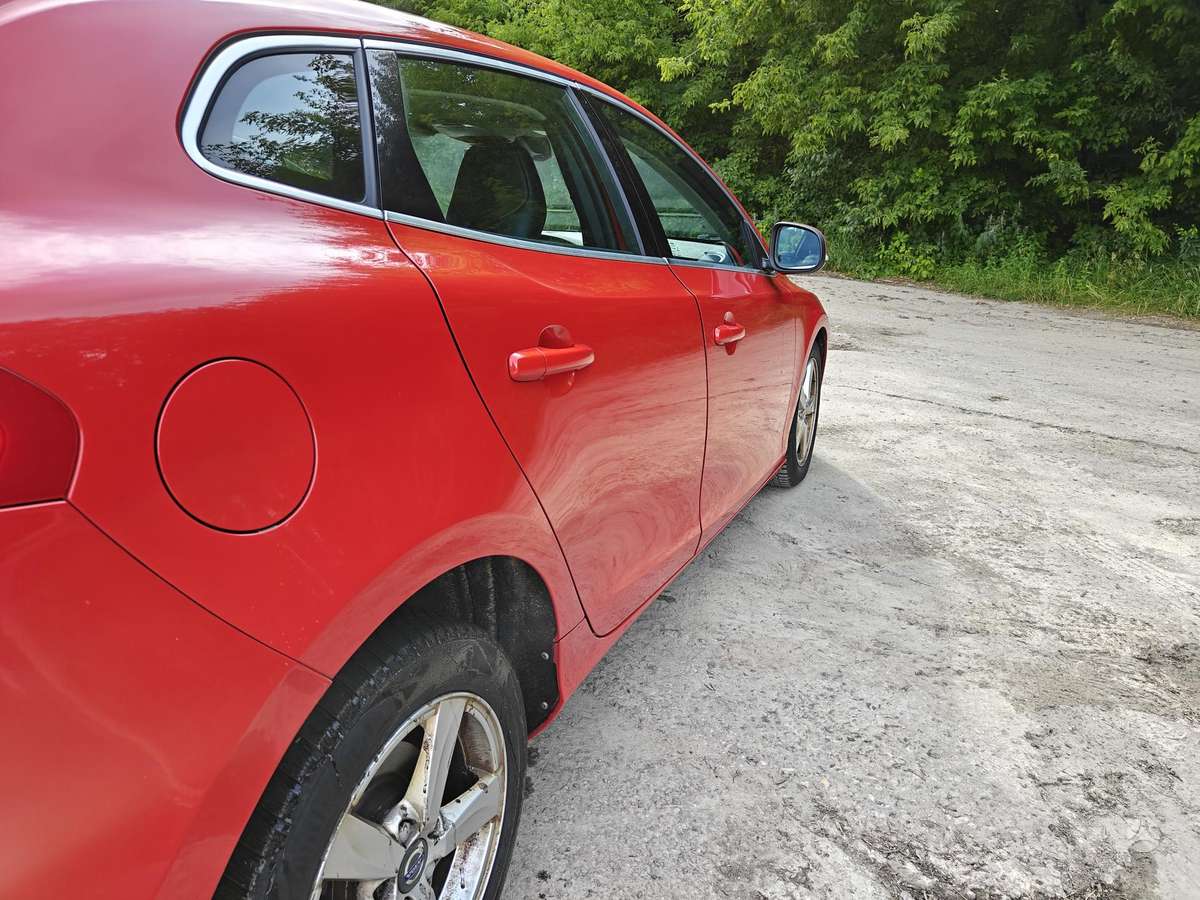Volvo V40, 2.0 l., Хэтчбек