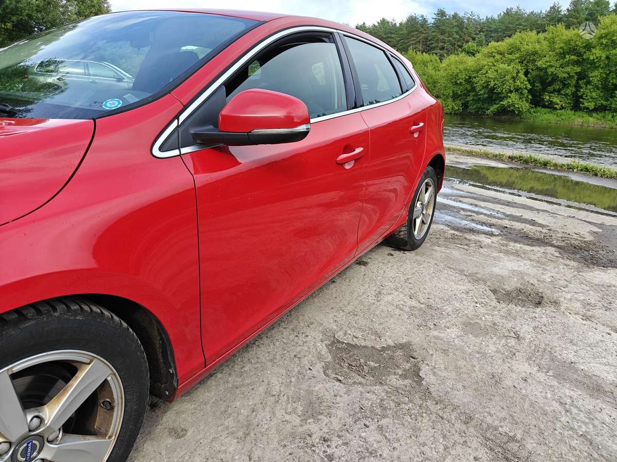 Volvo V40, 2.0 l., Хэтчбек