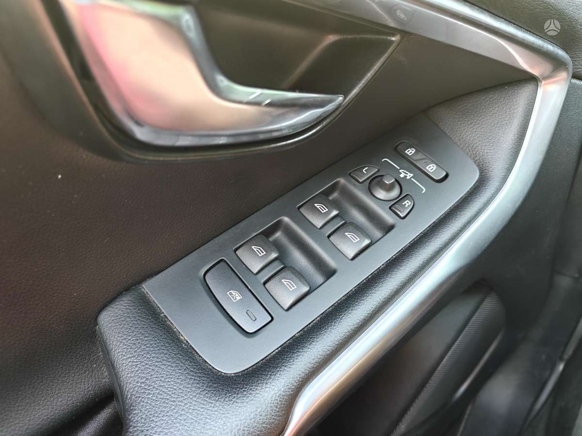 Volvo V40, 2.0 l., hatchback