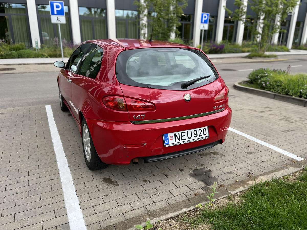 Alfa Romeo 147, 1.6 l., hatchback