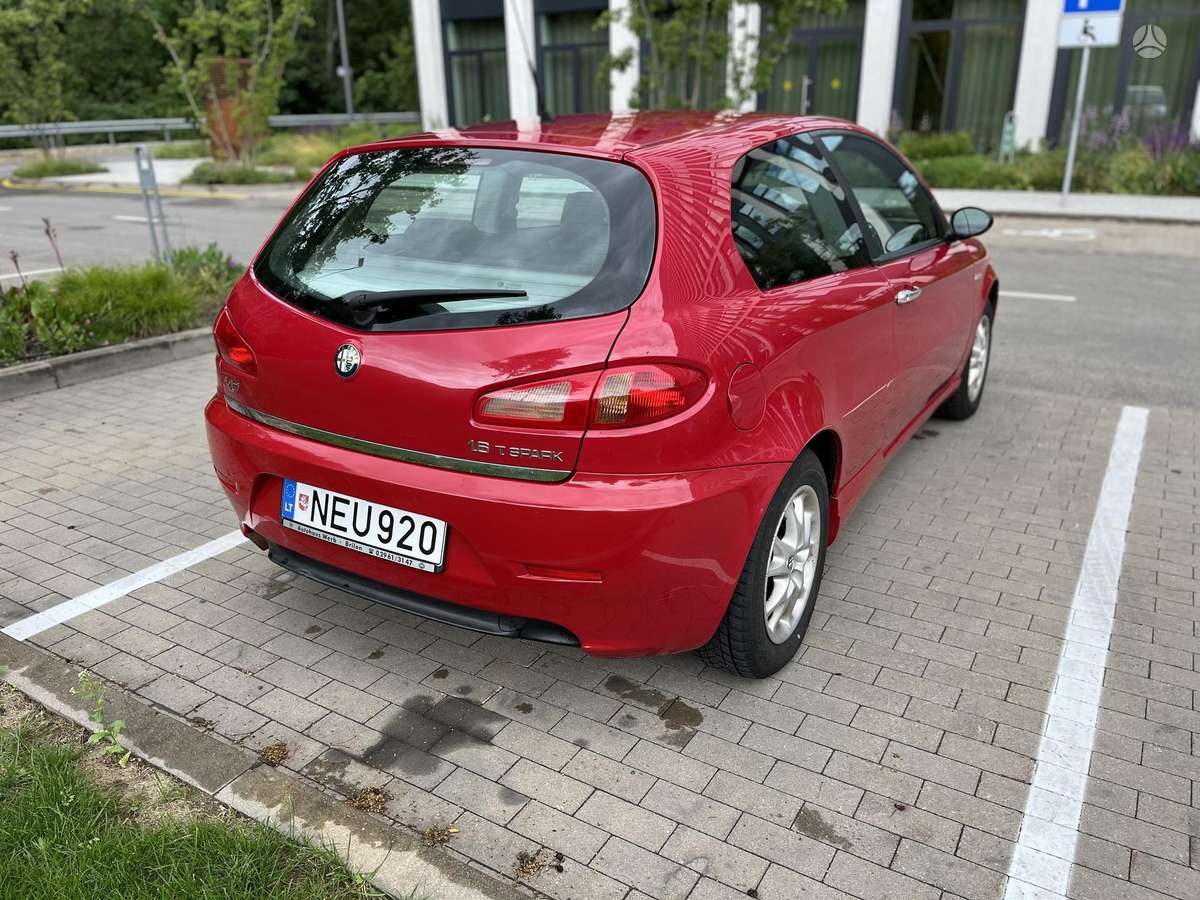 Alfa Romeo 147, 1.6 l., hatchback