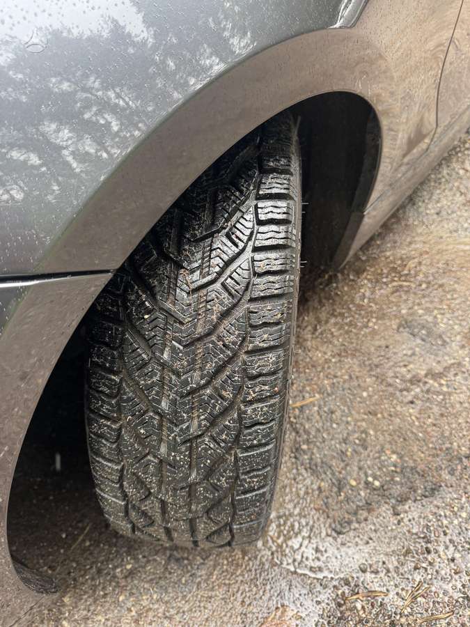 BMW 120, 2.0 l., hatchback