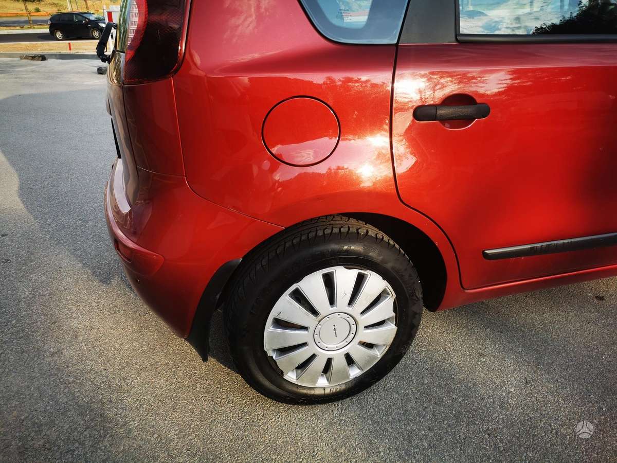 Nissan Note, 1.6 l., hatchback