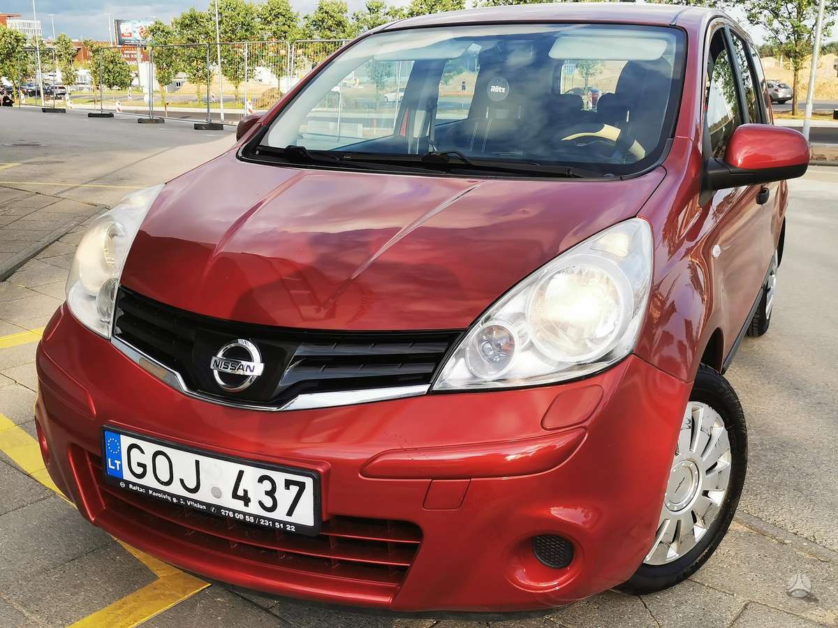 Nissan Note, 1.6 l., hatchback