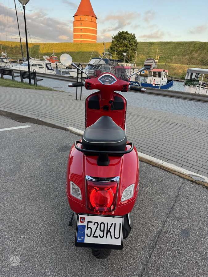 Piaggio Vespa 125cc, мотороллеры / мопеды