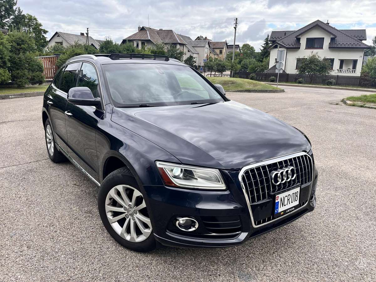 Audi Q5, 2.0 l., off-road / crossover
