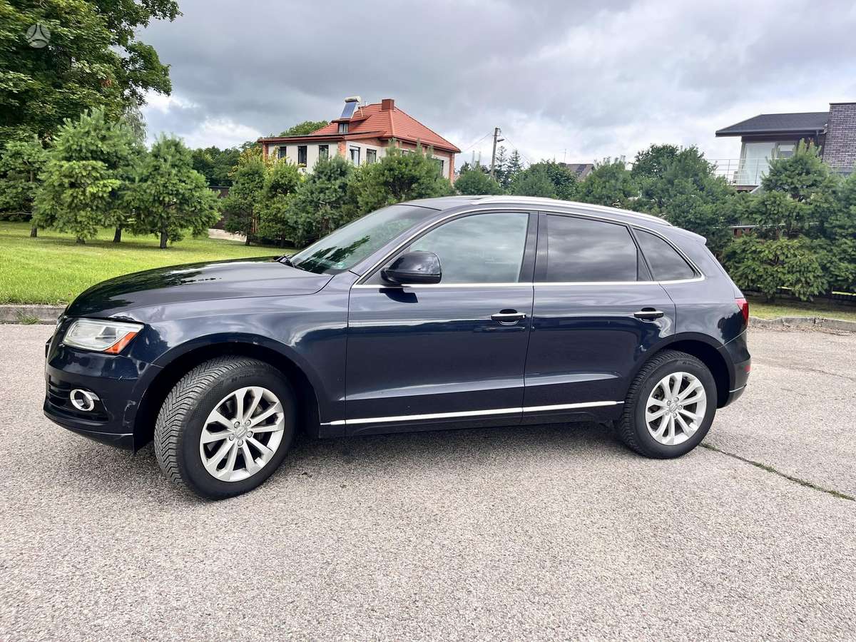Audi Q5, 2.0 l., off-road / crossover