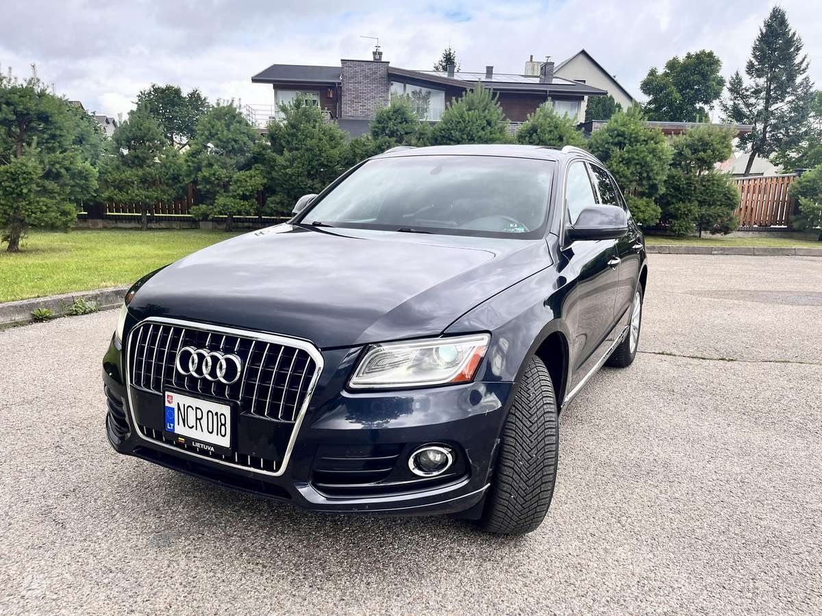 Audi Q5, 2.0 l., off-road / crossover