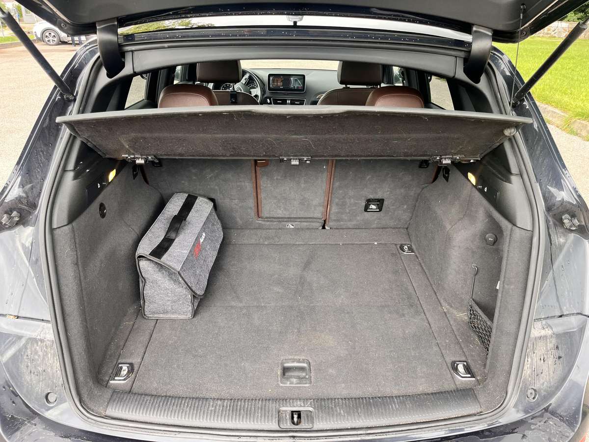 Audi Q5, 2.0 l., off-road / crossover