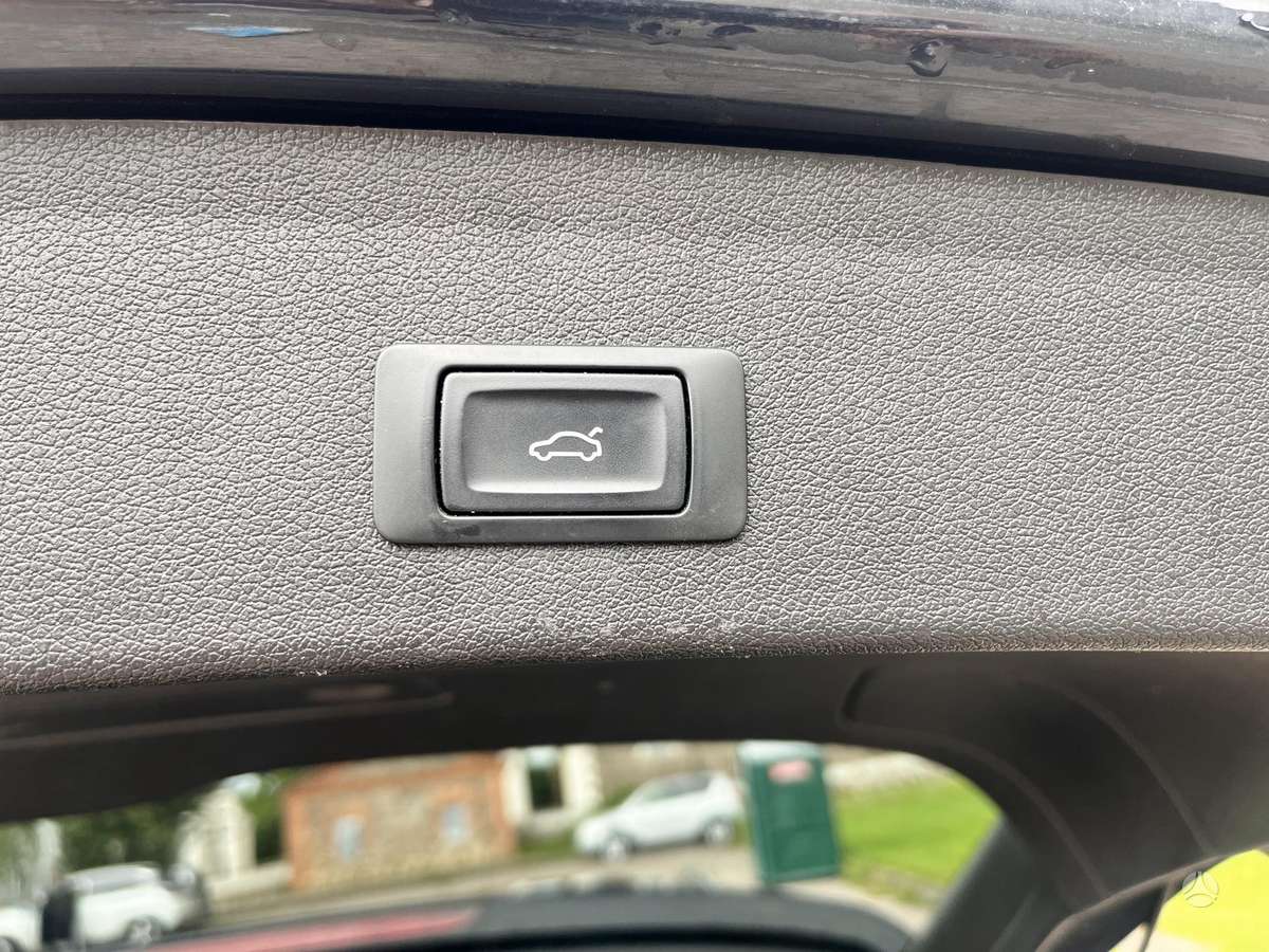 Audi Q5, 2.0 l., off-road / crossover