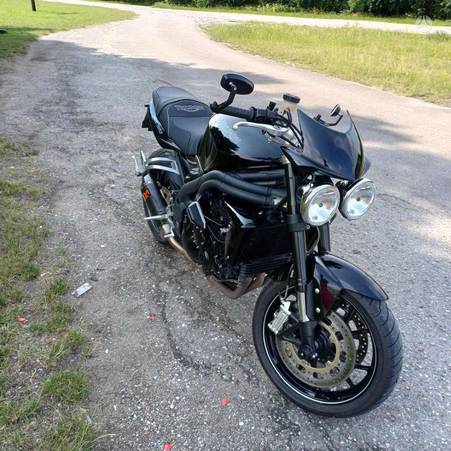 Triumph Speed Triple 1050cc, street / classic
