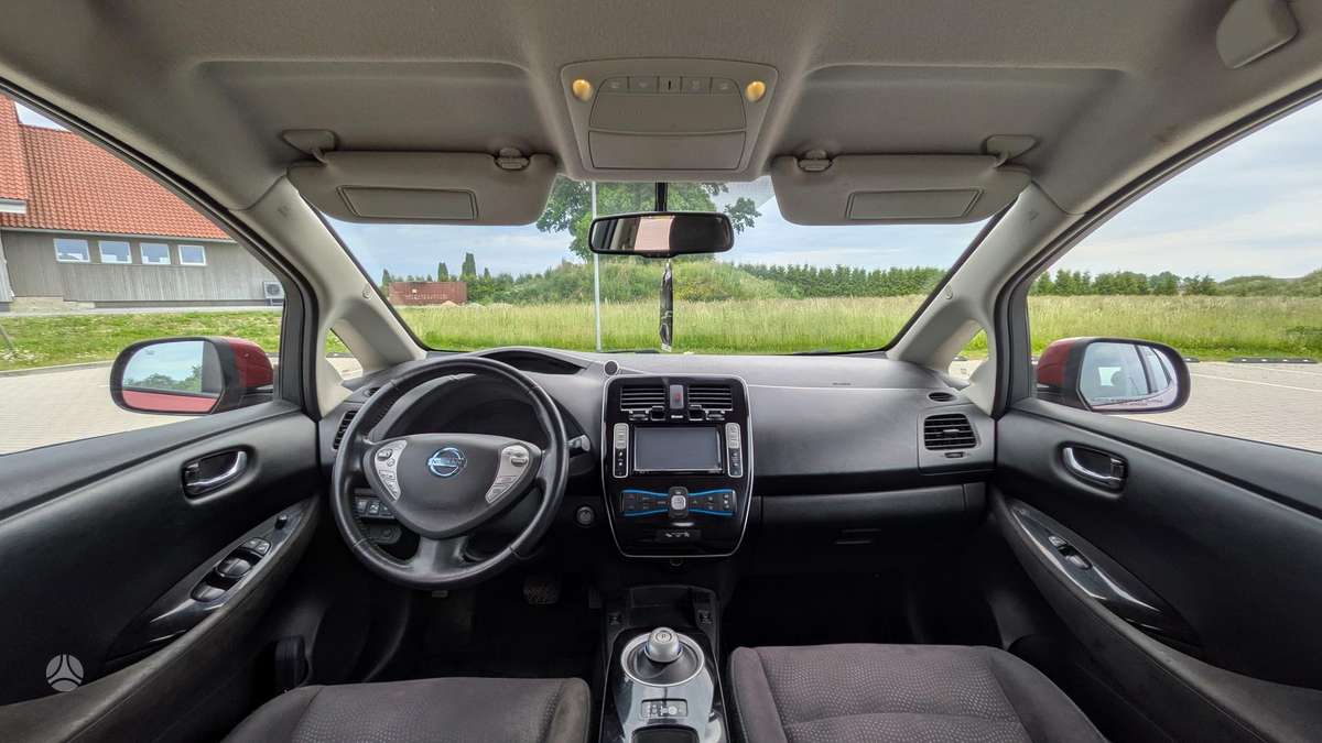 Nissan Leaf, 24 kWh, hatchback
