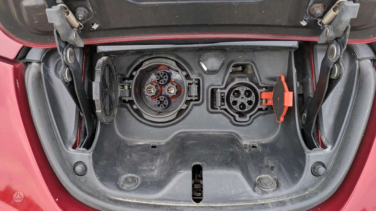 Nissan Leaf, 24 kWh, hatchback