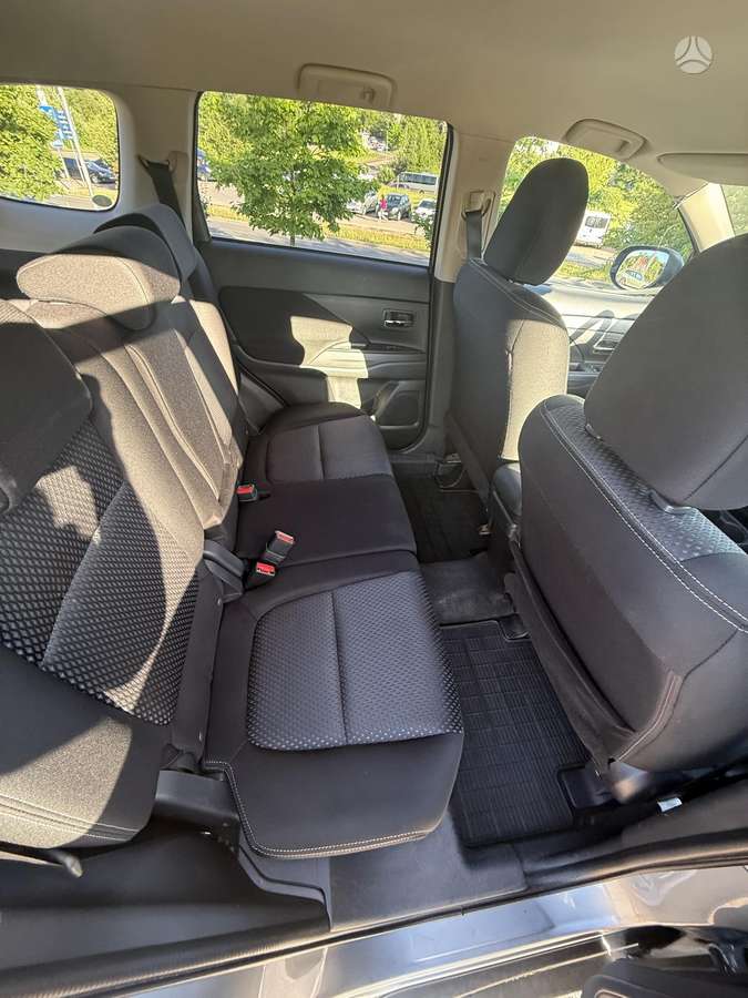 Mitsubishi Outlander, 2.0 l., off-road / crossover