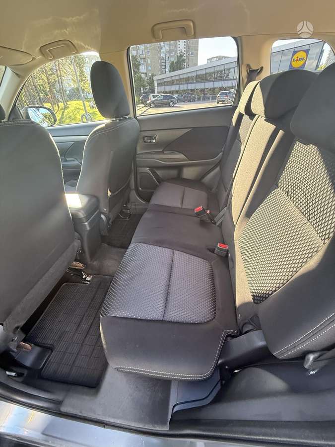 Mitsubishi Outlander, 2.0 l., off-road / crossover