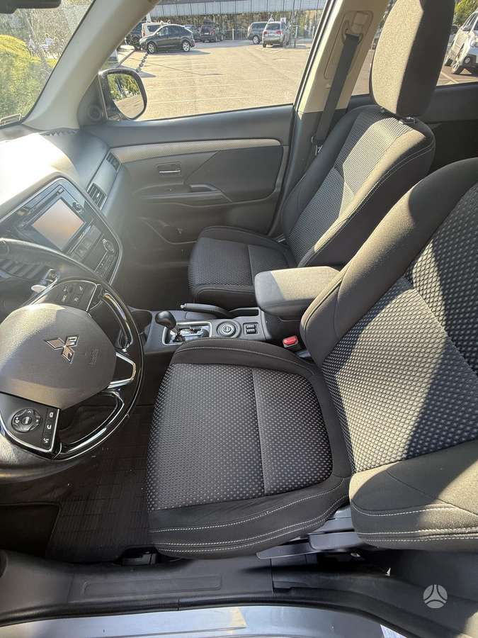 Mitsubishi Outlander, 2.0 l., Внедорожник / Кроссовер
