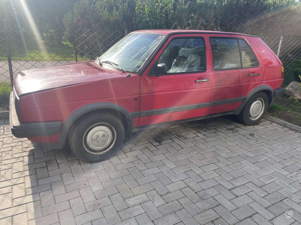 Volkswagen Golf - 2