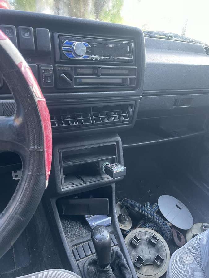 Volkswagen Golf - 6