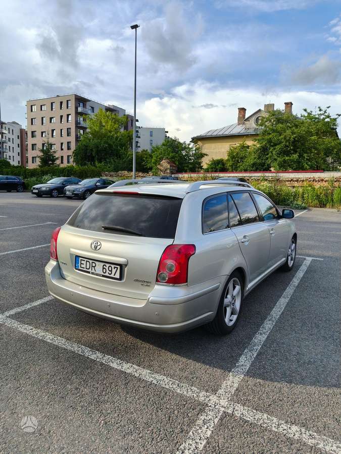 Toyota Avensis, 2.2 l., Универсал