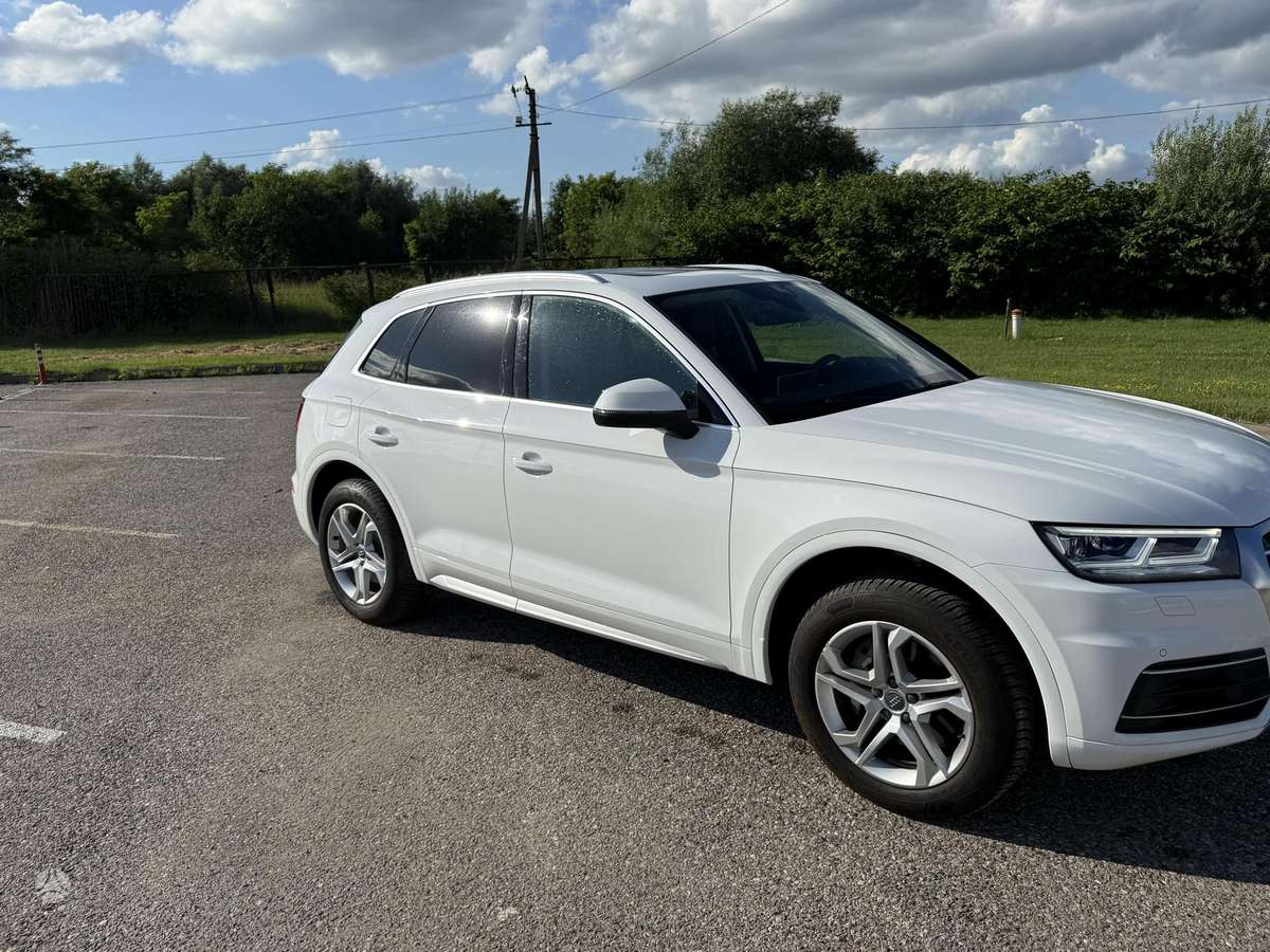Audi Q5, 2.0 l., off-road / crossover