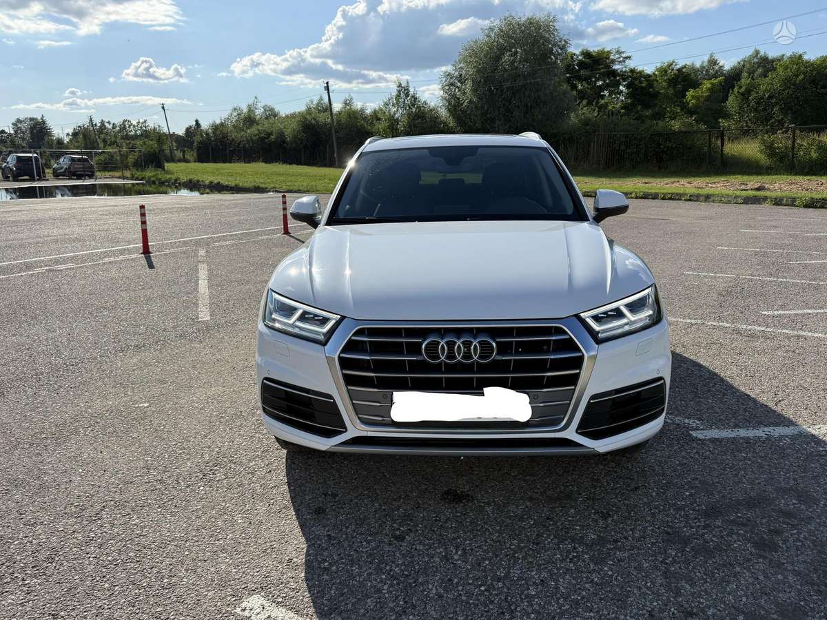 Audi Q5, 2.0 l., off-road / crossover