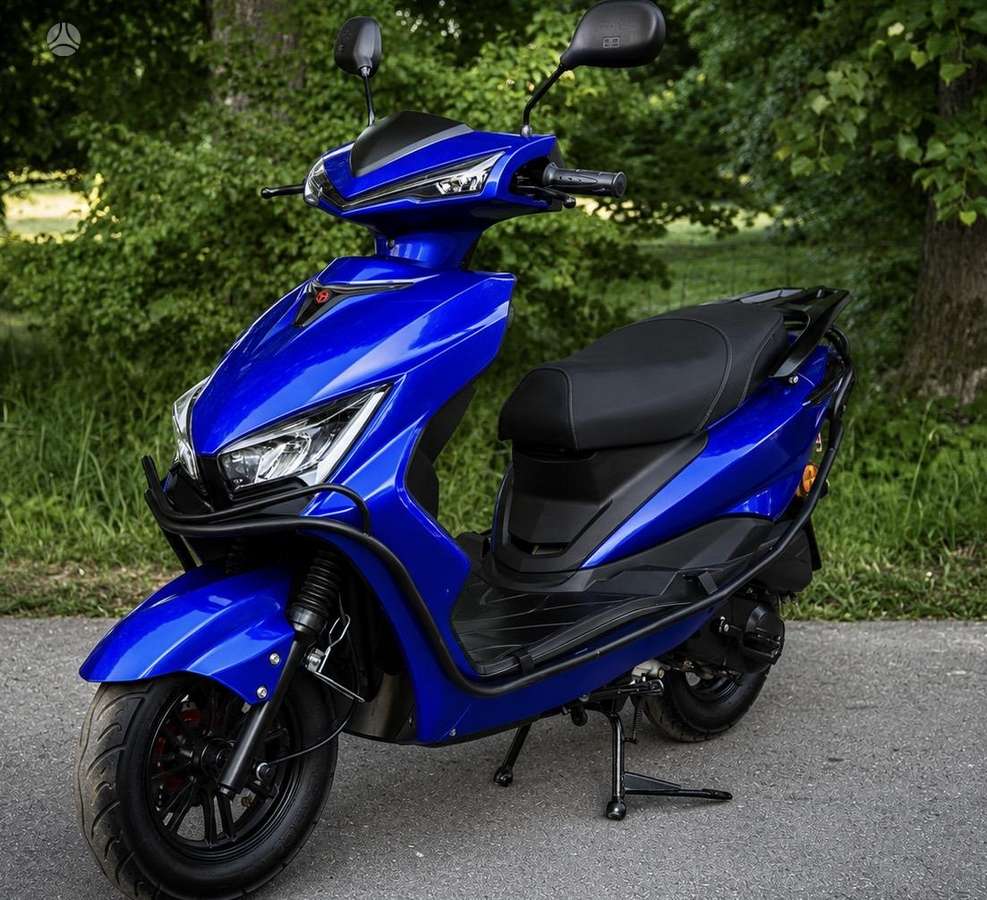 Yamaha Cygnus 49cc, scooters / mopeds