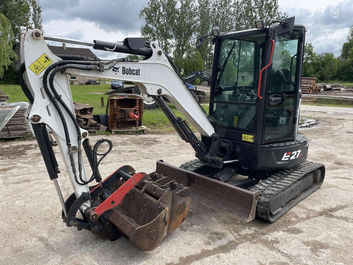 Bobcat E27Z, mini excavator