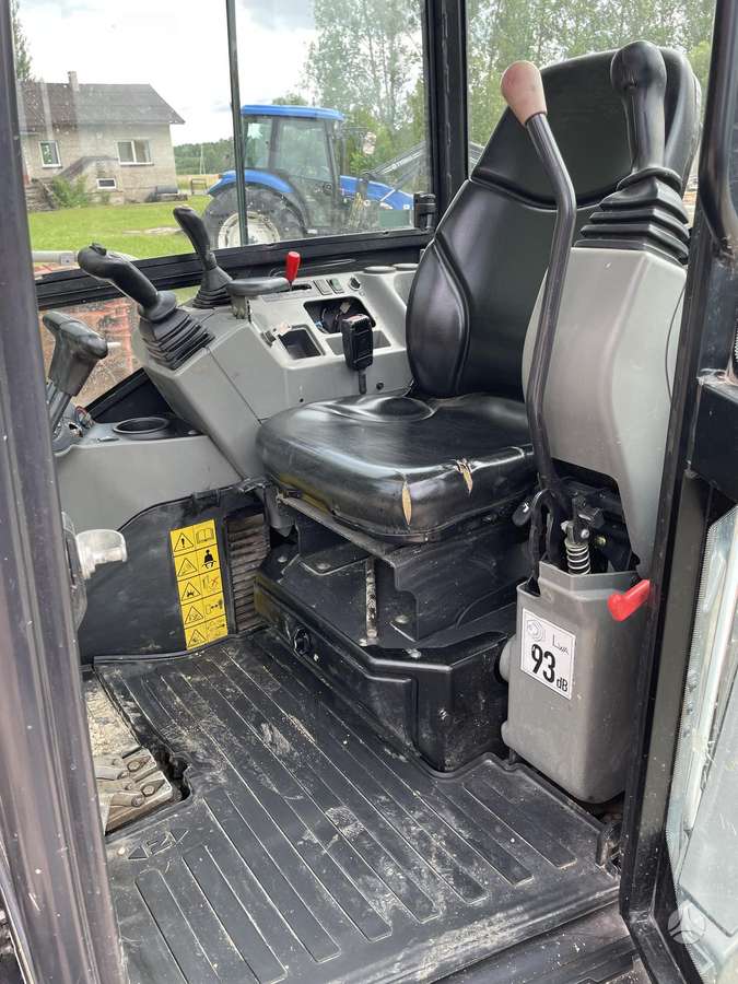 Bobcat E27Z, mini ekskavatori