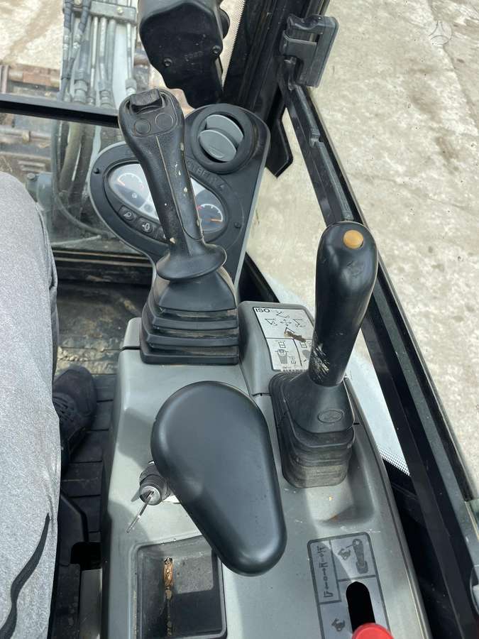 Bobcat E27Z, mini ekskavatori