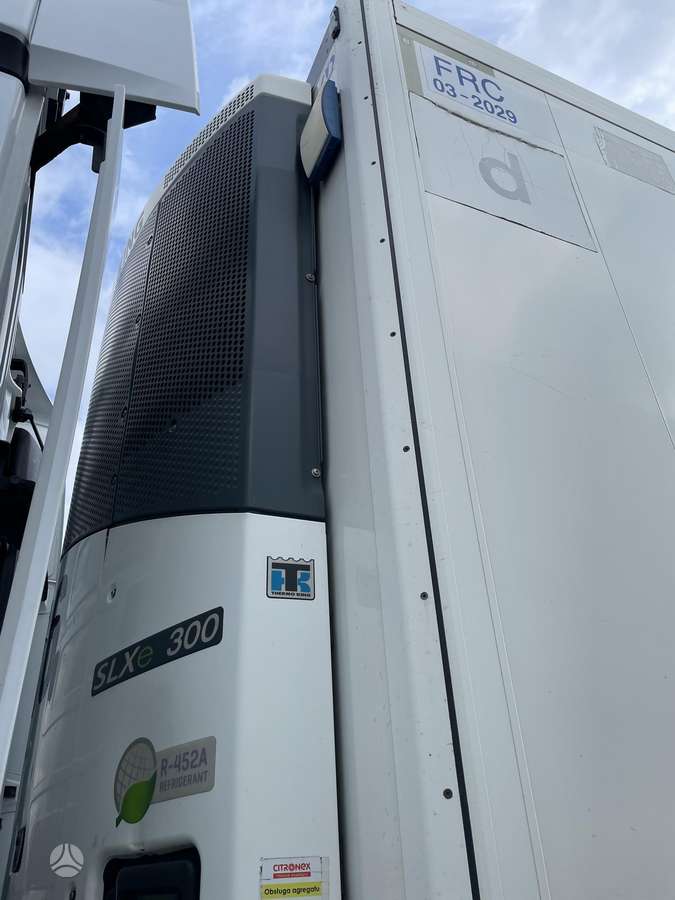 Mercedes-Benz Actros MP4, double sleeper