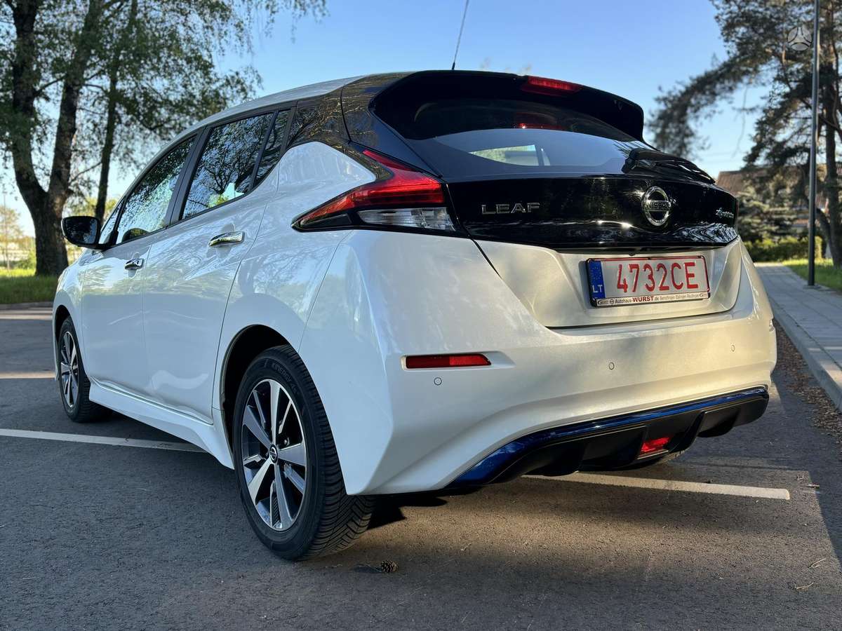 Nissan Leaf, 40 кВт·ч, Хэтчбек