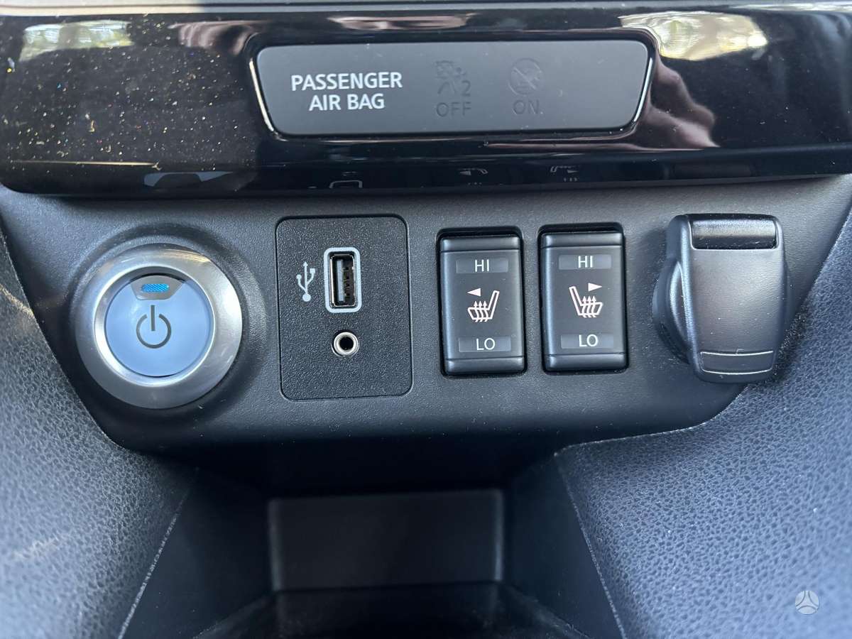 Nissan Leaf, 40 kWh, hatchback