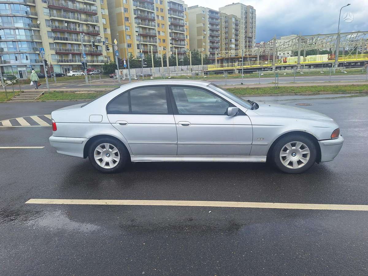 BMW 525, 2.5 l., Седан