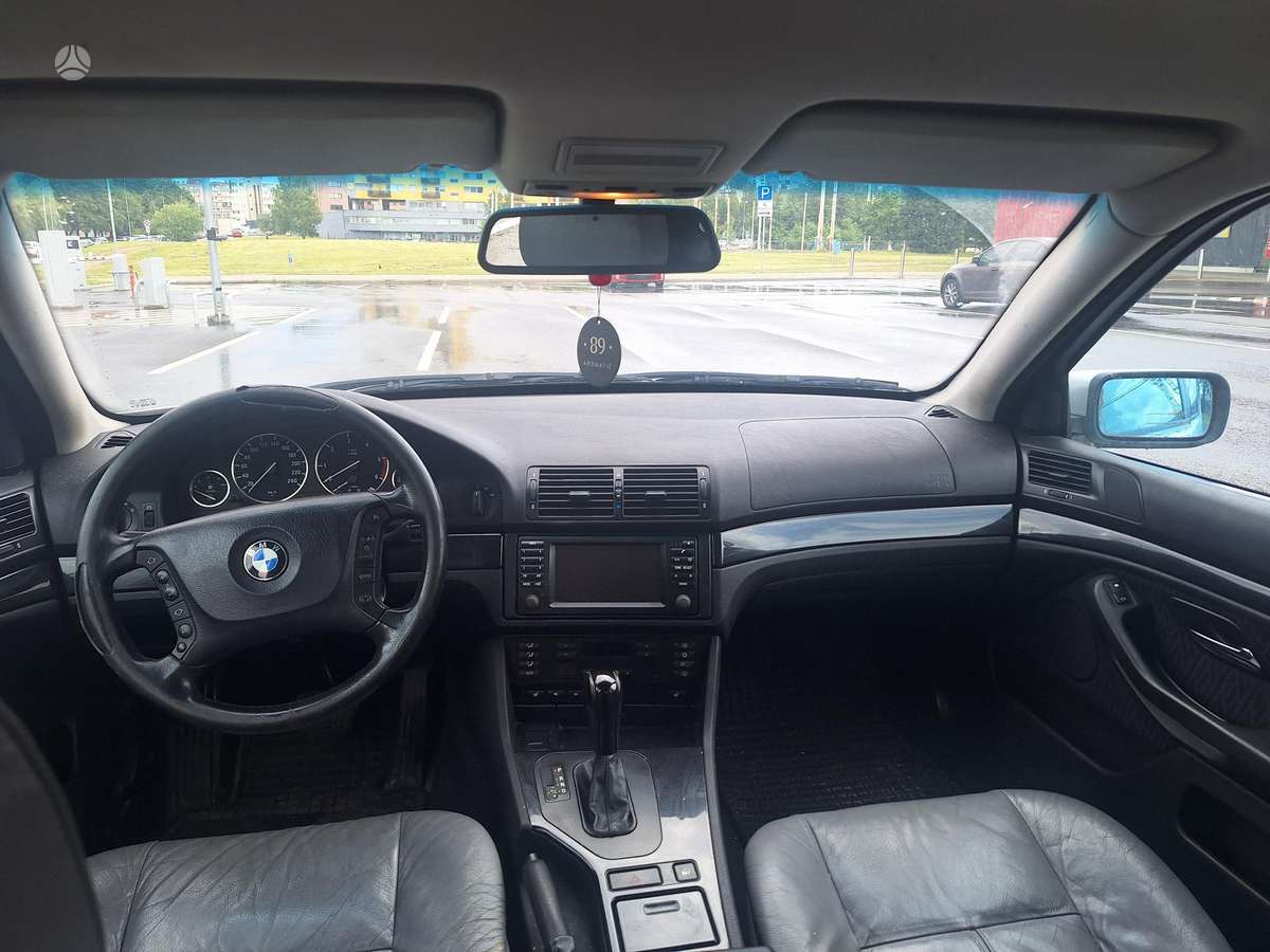 BMW 525, 2.5 l., Седан