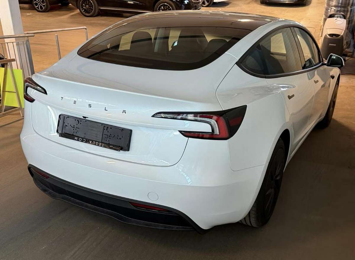 Tesla Model 3, 60 кВт·ч, Хэтчбек