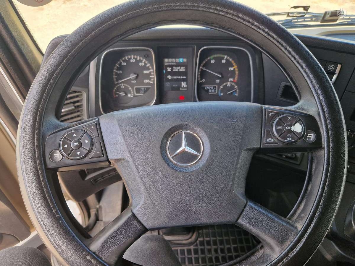 Mercedes-Benz Actros 1842, double sleeper