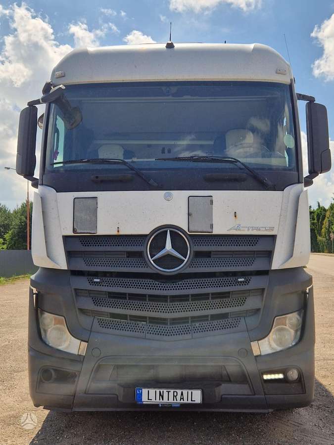 Mercedes-Benz Actros 1842, double sleeper