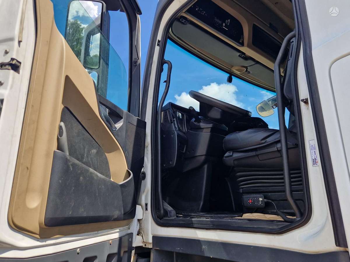 Mercedes-Benz Actros 1842, double sleeper