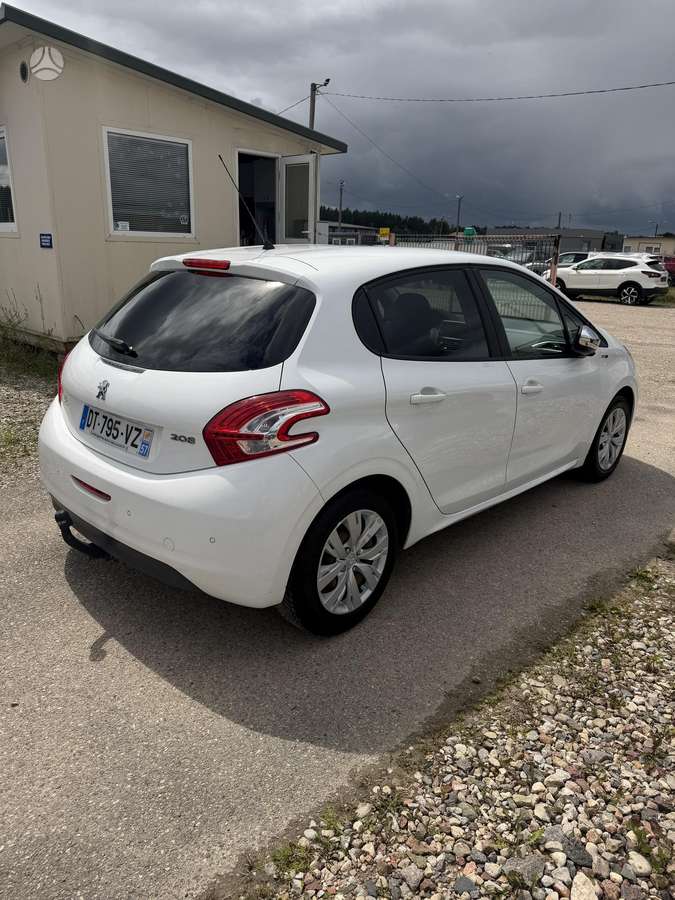 Peugeot 208 - 4