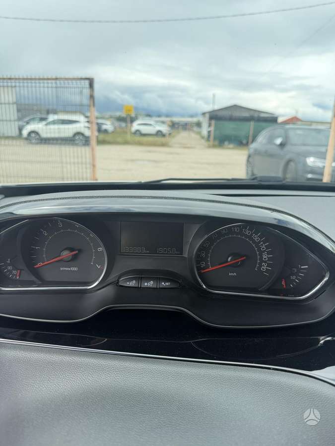 Peugeot 208, 1.2 l., Хэтчбек