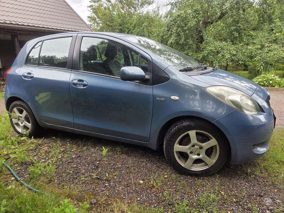 Toyota Yaris - 1
