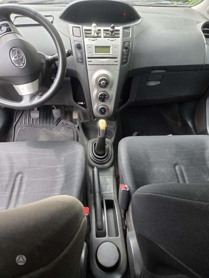 Toyota Yaris - 2