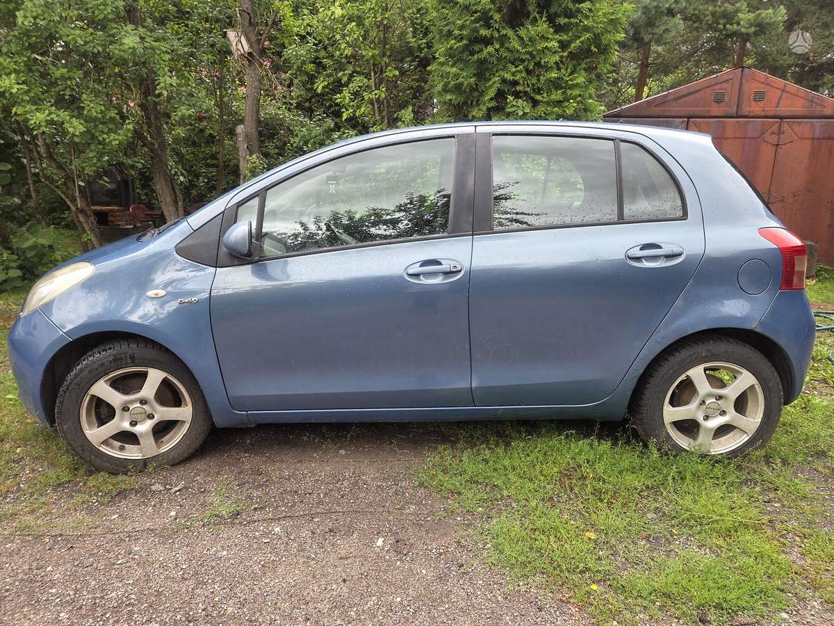 Toyota Yaris - 4