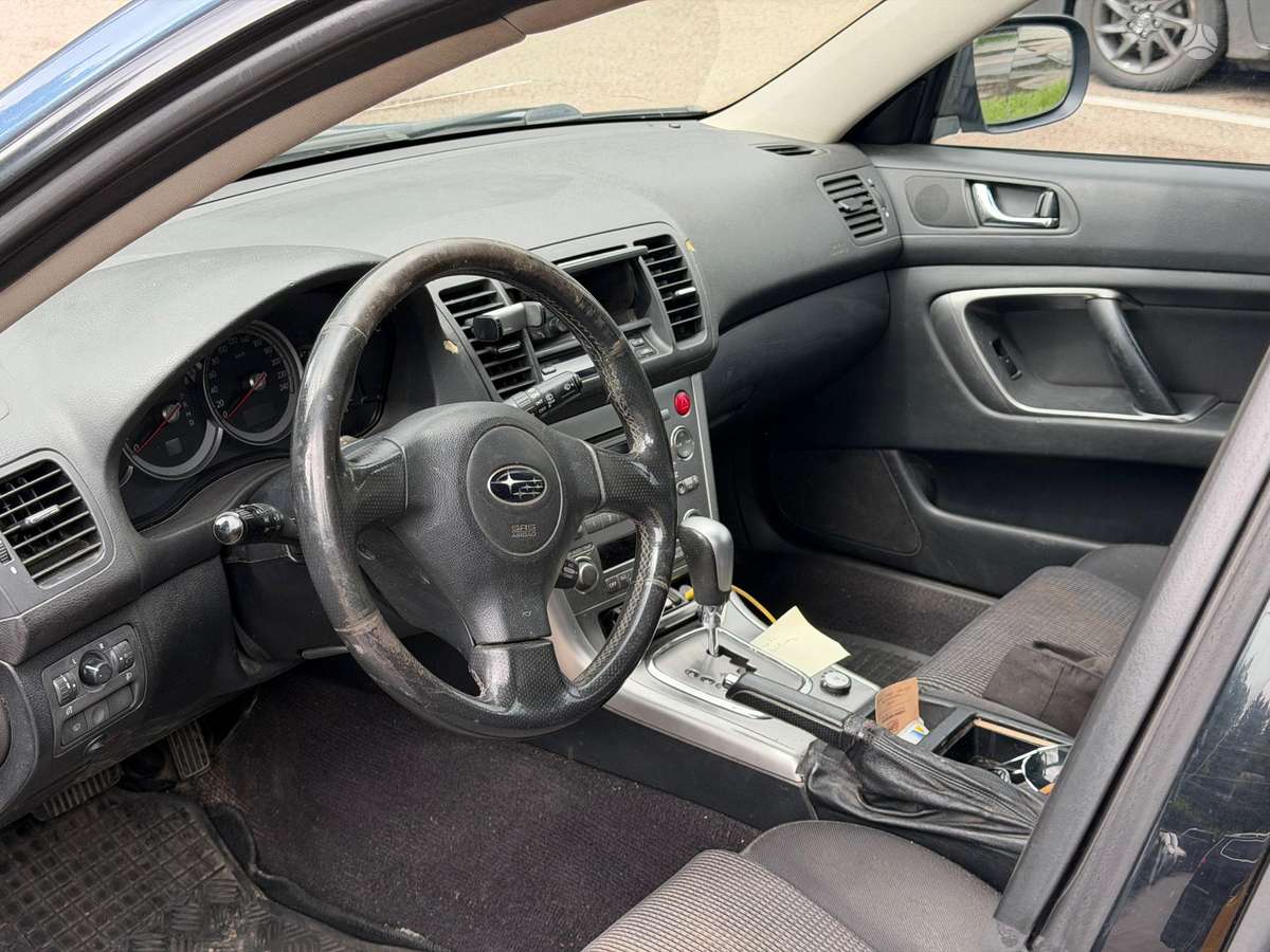 Subaru Outback, Универсал