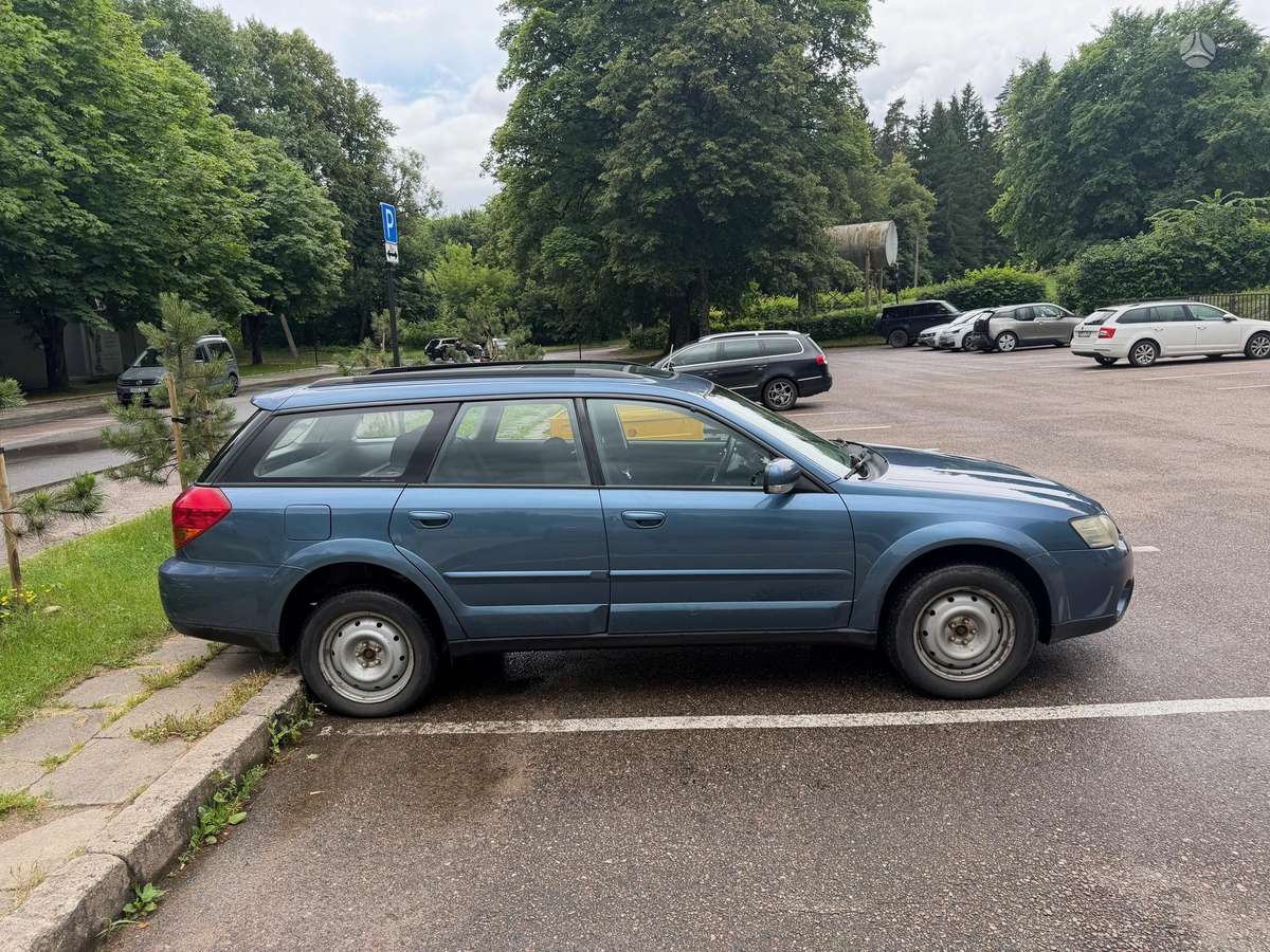 Subaru Outback, Универсал
