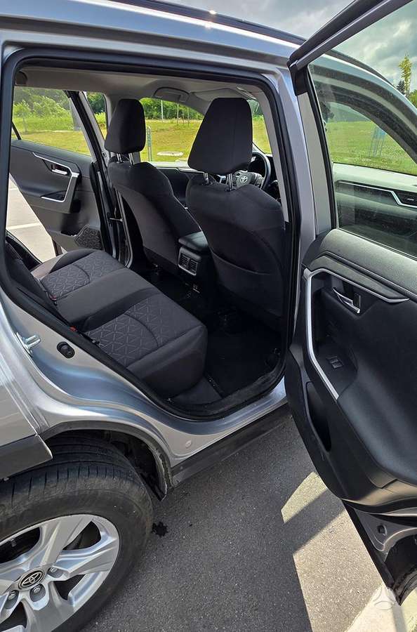 Toyota RAV4 - 9