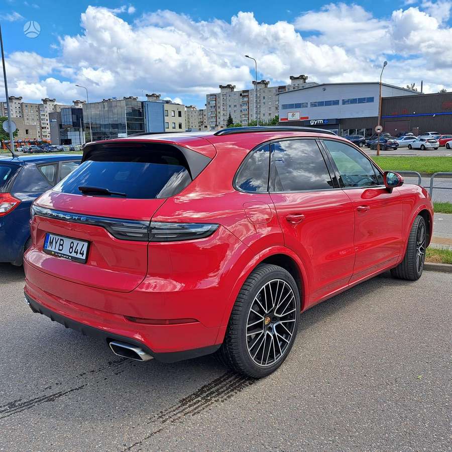 Porsche Cayenne - 2