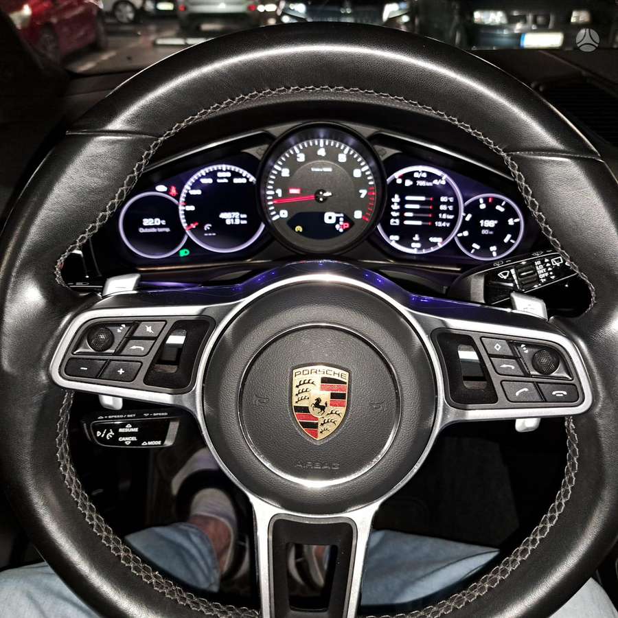 Porsche Cayenne - 6